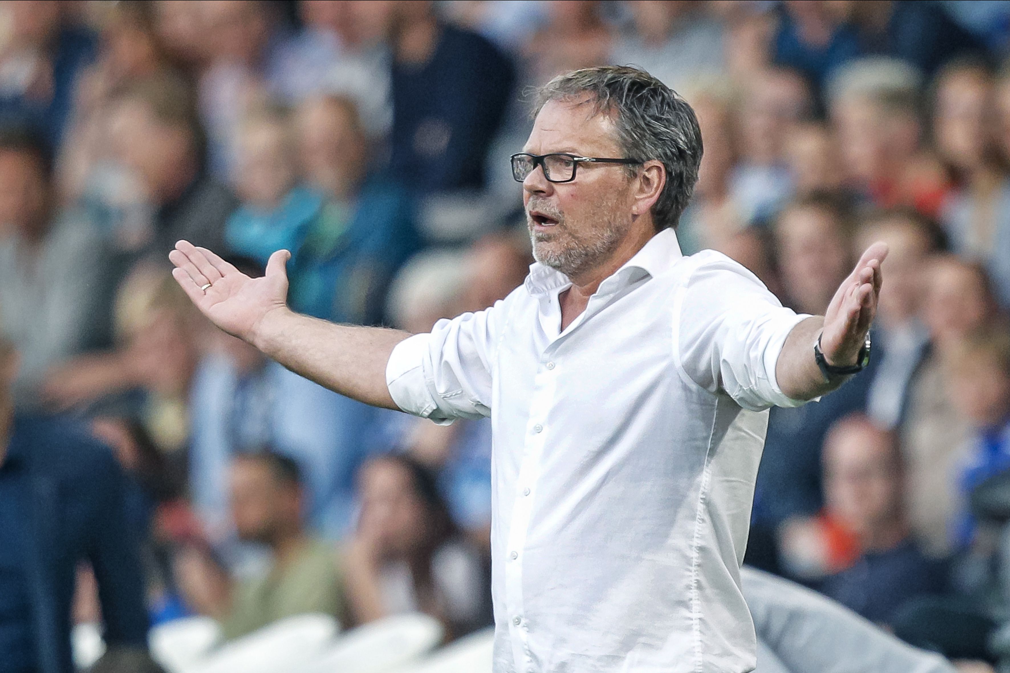 Jiuyou Sports-包含荷甲清晨再迎强敌，北京首钢门线救险，主帅态度——媒体盛赞，身体对抗强度拉满的词条