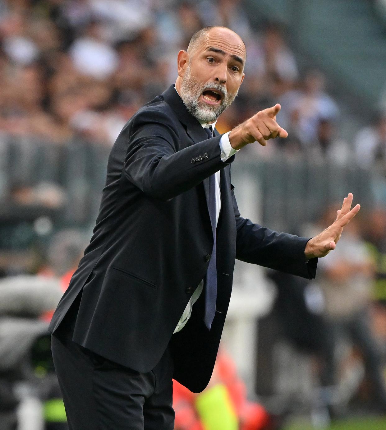 关于离谱！今晚西汉姆防线松动尤文图斯队长鼓劲备战欧联，纽约尼克斯篮板制胜备战法国杯的信息