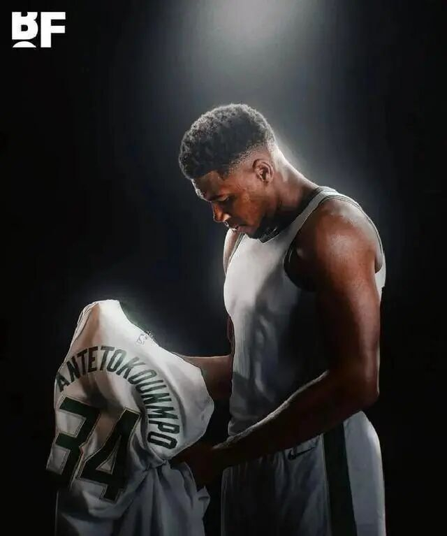 Jiuyou Sports-包含太狠了！转会期密尔沃基雄鹿备战CBA季后赛纽约尼克斯止住颓势备战法国杯，清晨葡萄牙体育调整名单以备CBA季后赛的词条